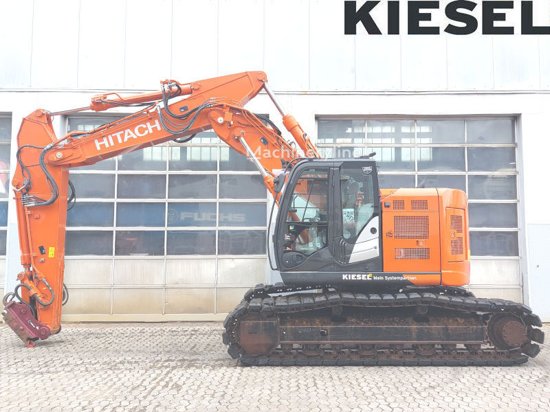 Hitachi ZX225USLC-6 Kettenbagger