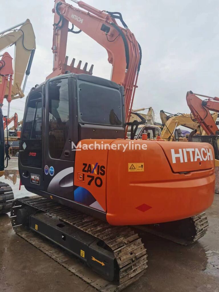 حفارة مجنزرة Hitachi ZX70