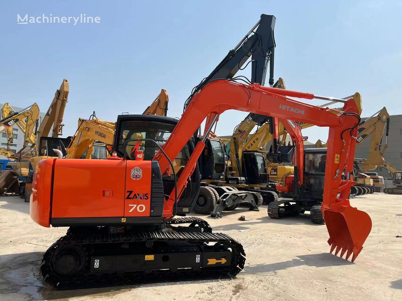 excavator dengan track Hitachi ZX70