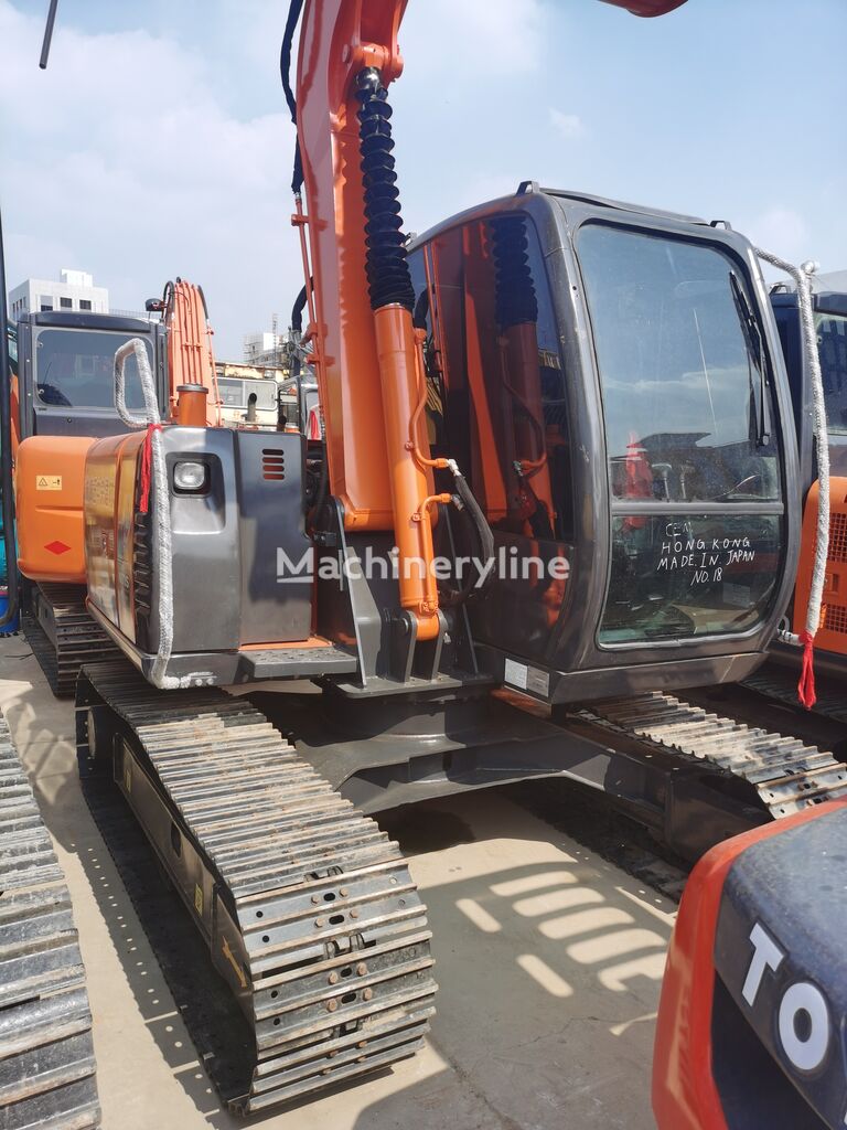 excavator dengan track Hitachi ZX70