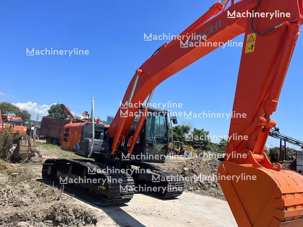 Купить гусеничный экскаватор Hitachi Zaxis 200 | Machineryline KG Гусеничный экскаватор Hitachi Zaxis 200 - Machineryline