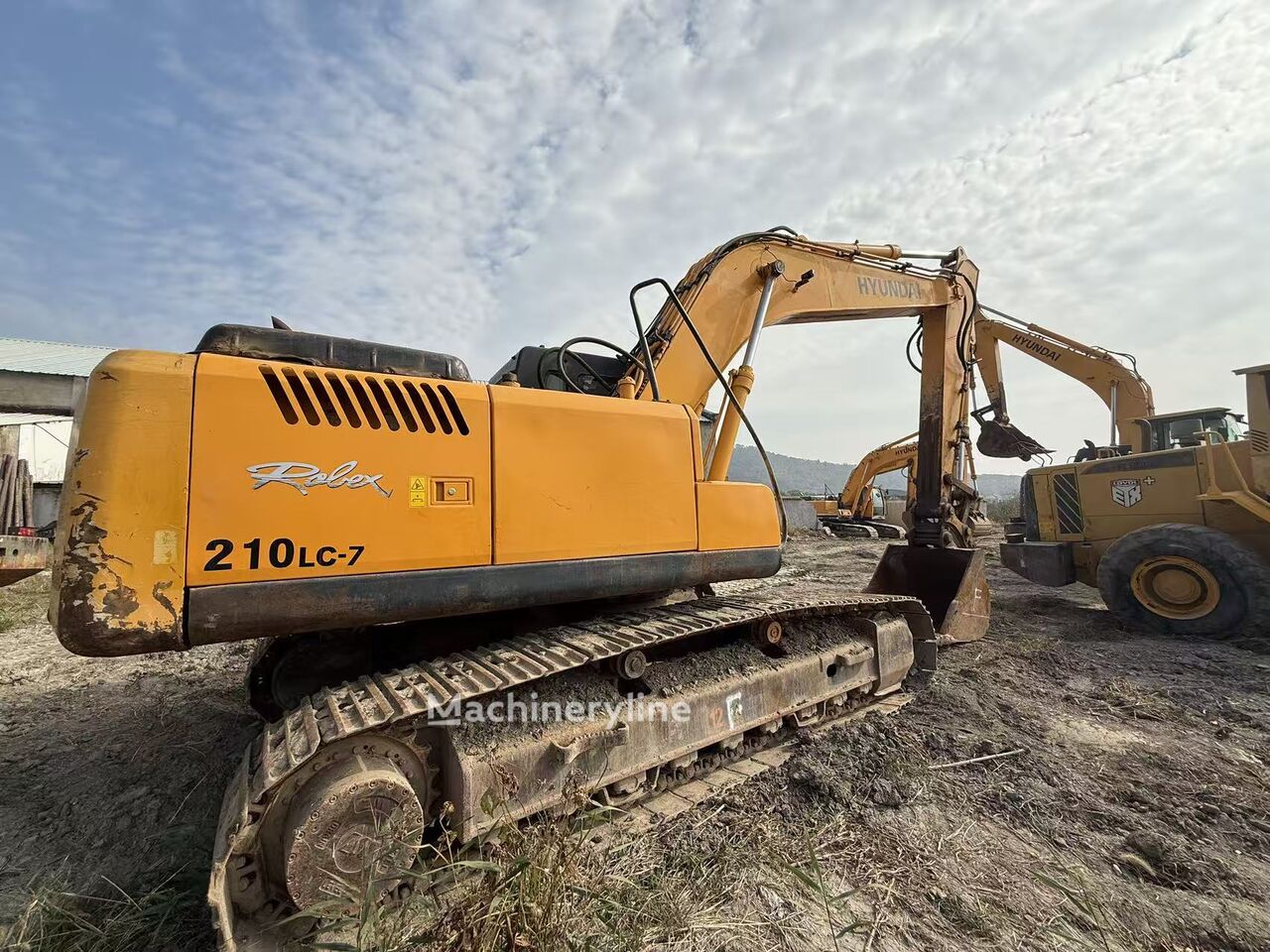 Máy đào bánh xích Hyundai 210lc-7 - Machineryline