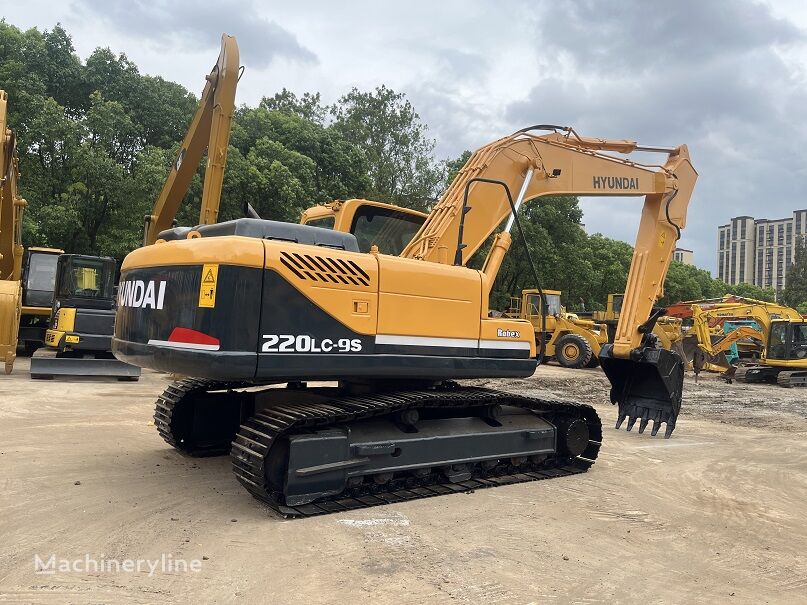 Hyundai 220LC-9S tracked excavator