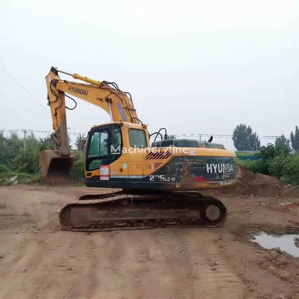 Hyundai 225LC-9 tracked excavator