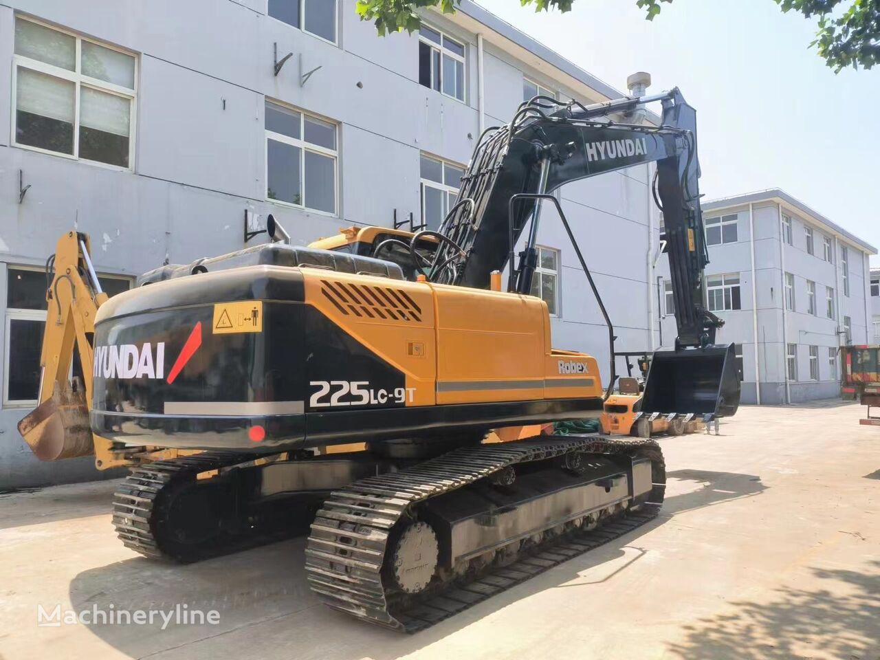 bager goseničar Hyundai 225LC-9T excavator Hyundai brand