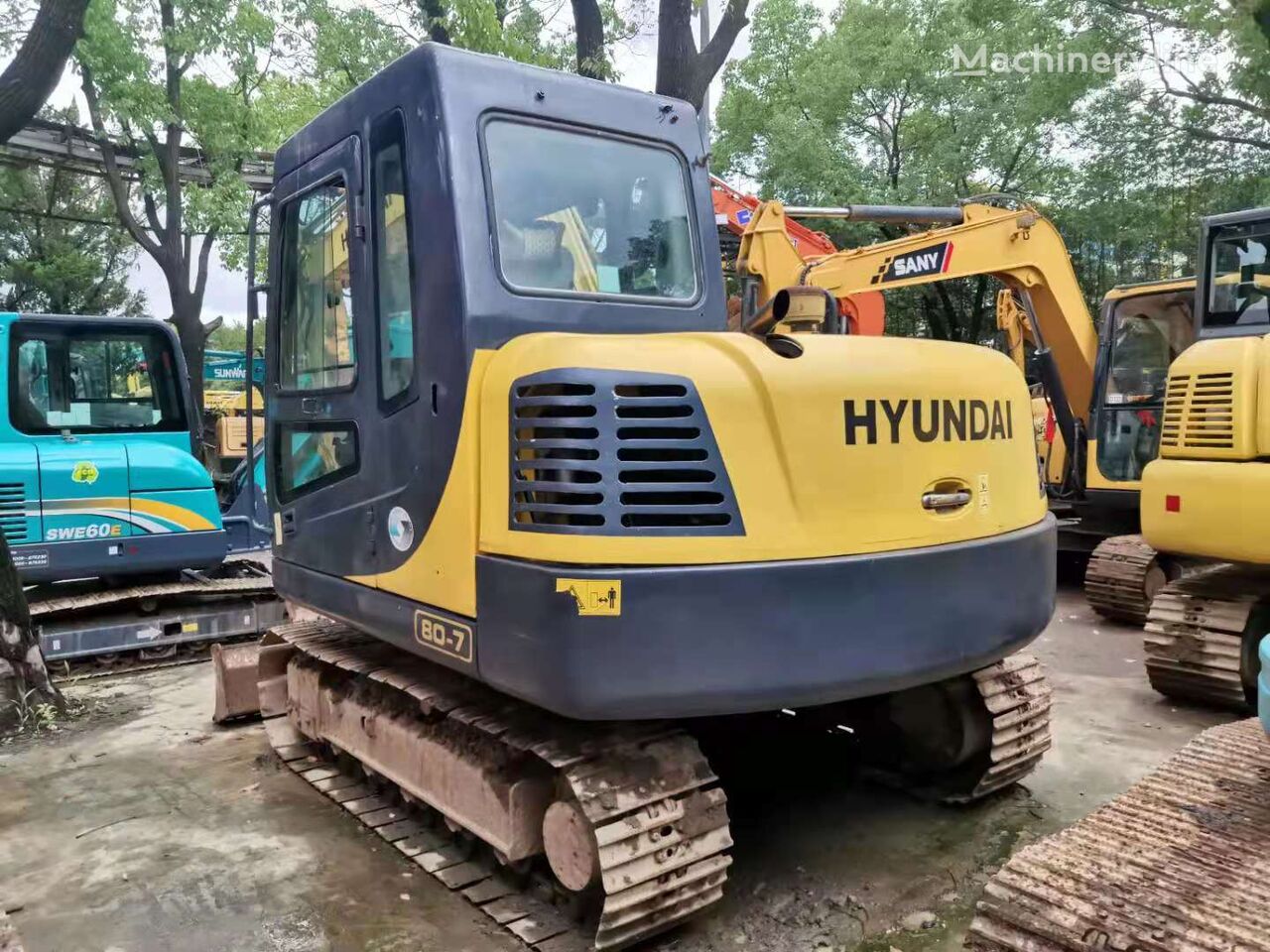 Hyundai 80-7 tracked excavator