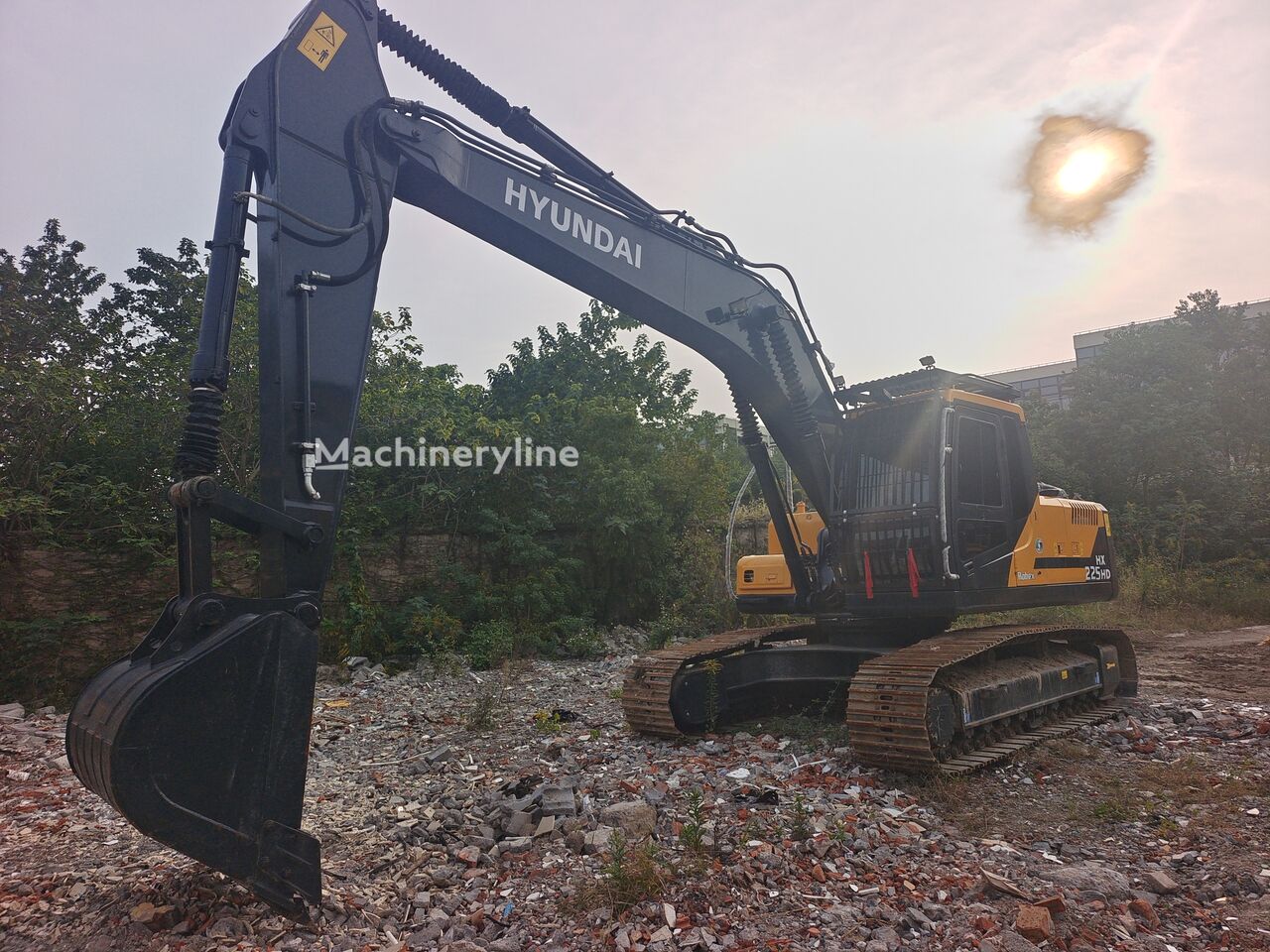 Pelle sur chenilles Hyundai HD225HD - Machineryline