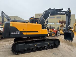 pelle sur chenilles Hyundai HX220