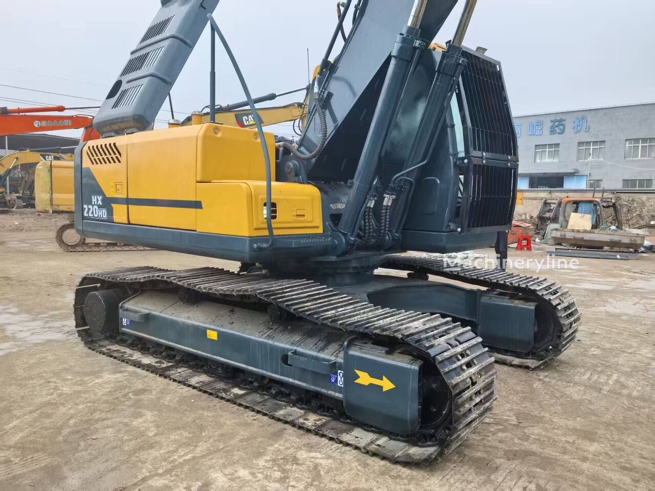 حفارة مجنزرة Hyundai HX220D - Machineryline
