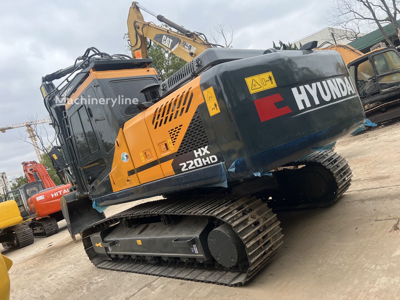 Hyundai HX220HD tracked excavator - Machineryline