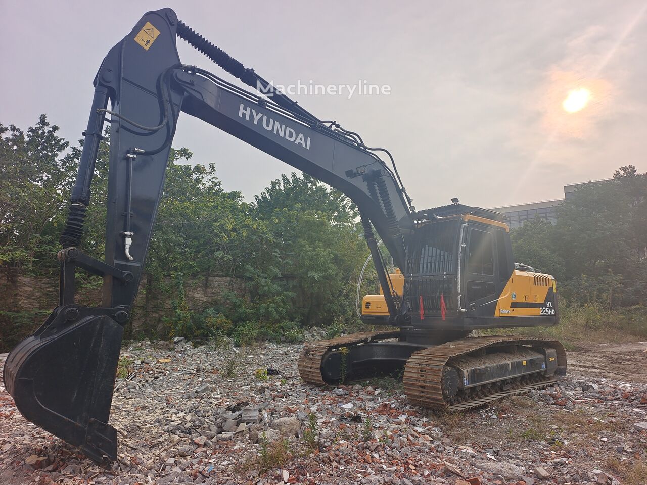 حفارة مجنزرة Hyundai HX225HD - Machineryline