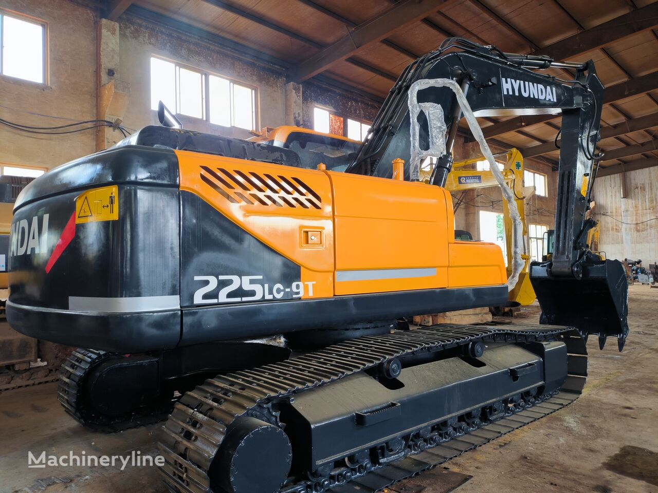 гусеничный экскаватор Hyundai Hyundai 225LC-9T Excavator