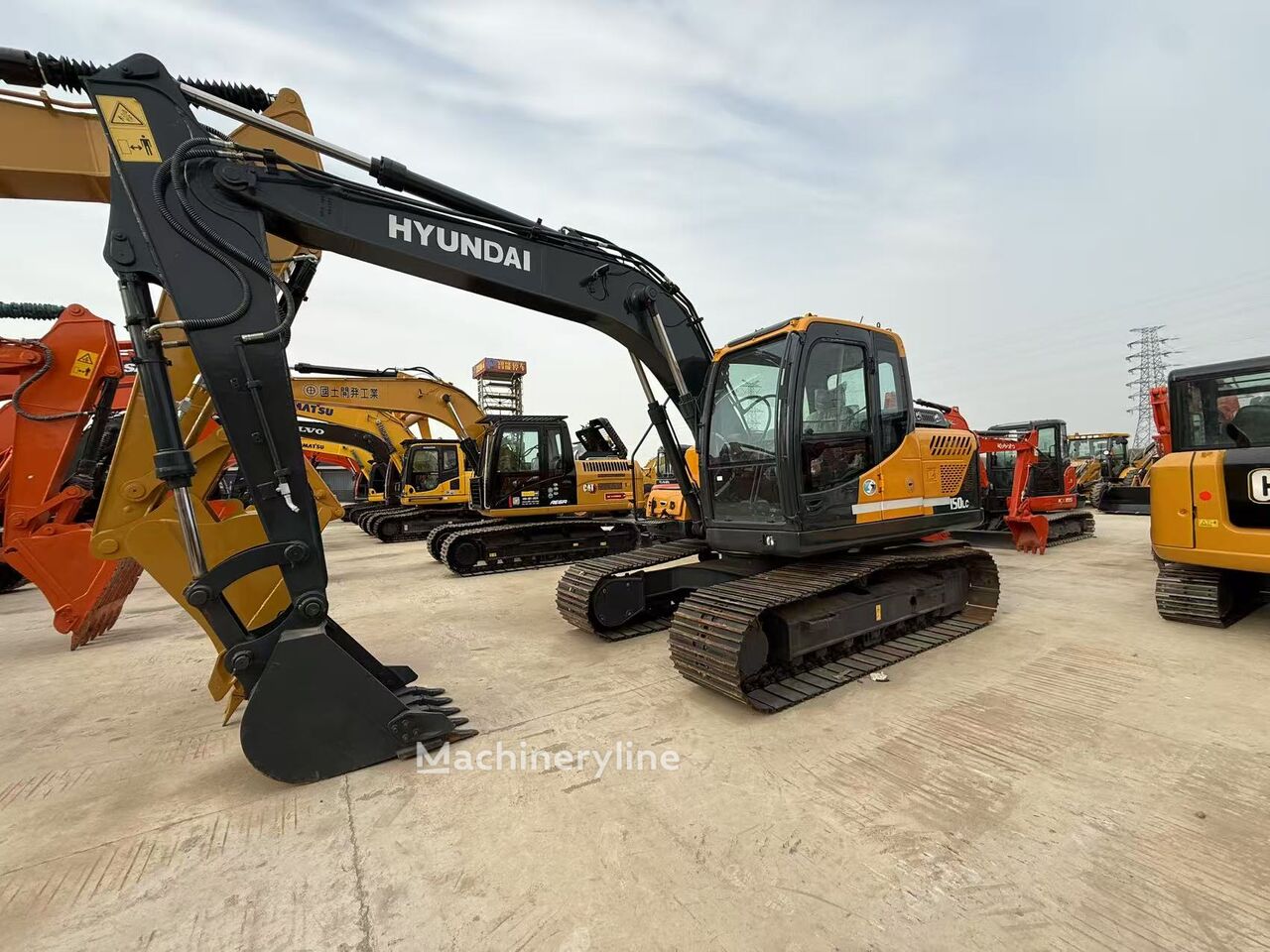 Hyundai R150 Kettenbagger - Machineryline