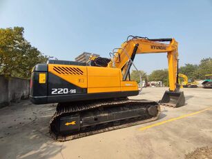 Hyundai R220-9 tracked excavator