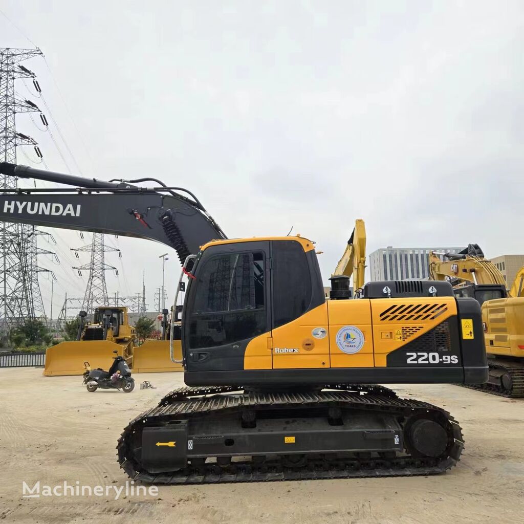 Hyundai R220-9S tracked excavator