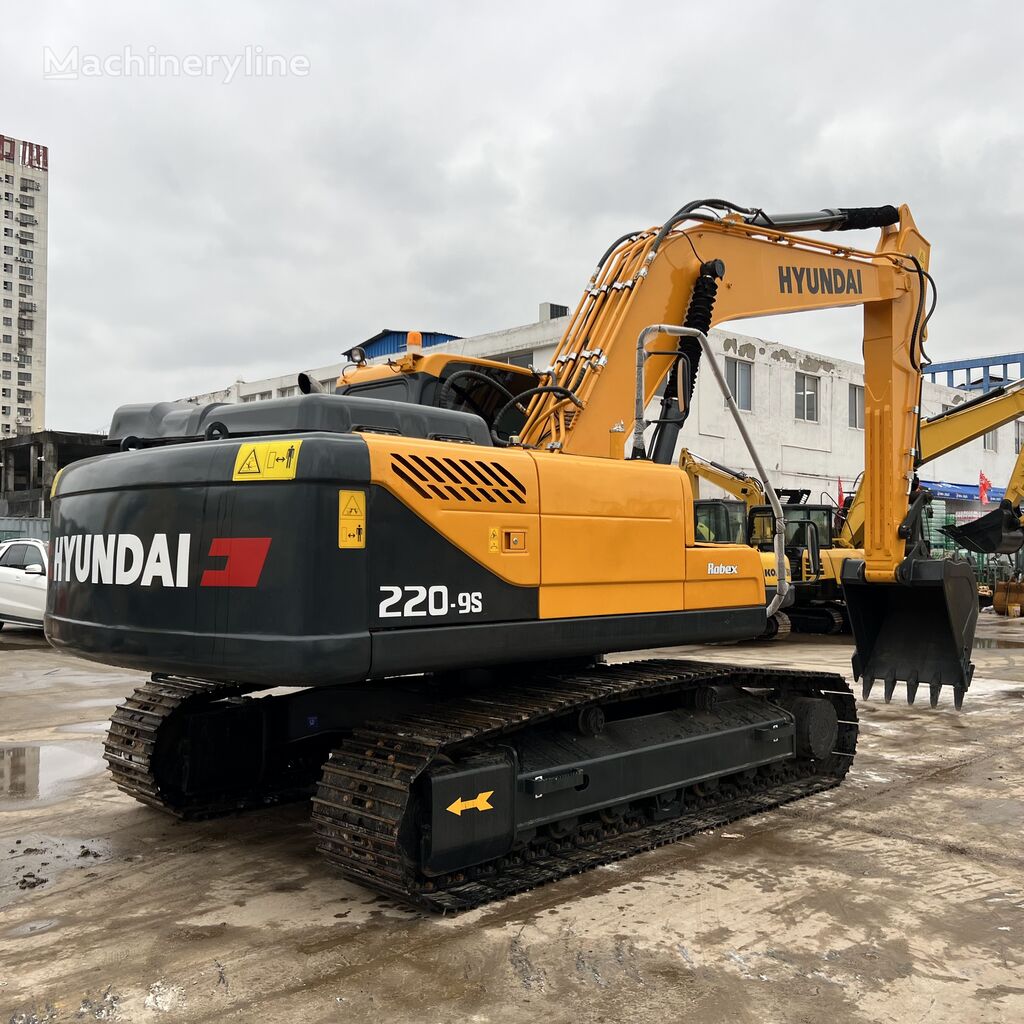 гусеничный экскаватор Hyundai R220-9S R225LC-9C R200 R350 R305