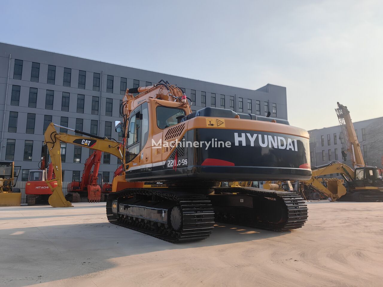 máy đào bánh xích Hyundai R220LC-9S