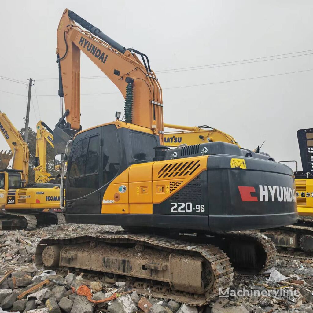 Hyundai R220LC-9S tracked excavator