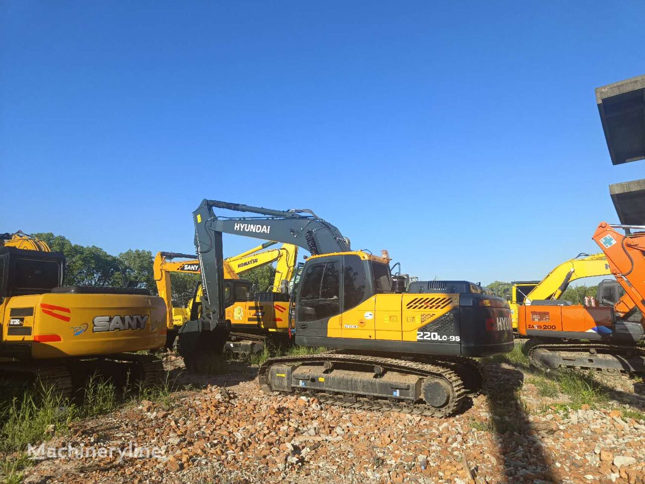 트랙형 굴착기 Hyundai R220LC-9S