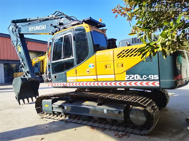 Hyundai R220LC-9S tracked excavator