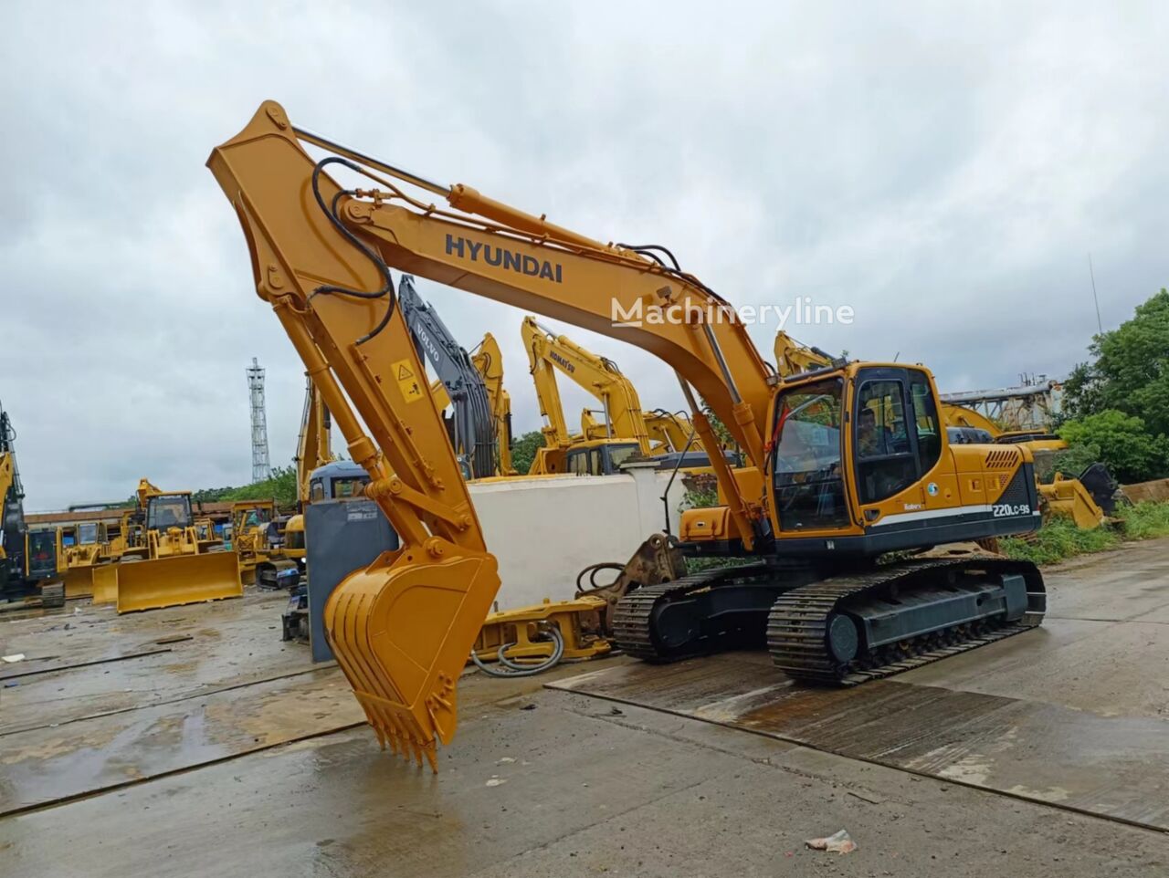 Hyundai R220LC-9S tracked excavator