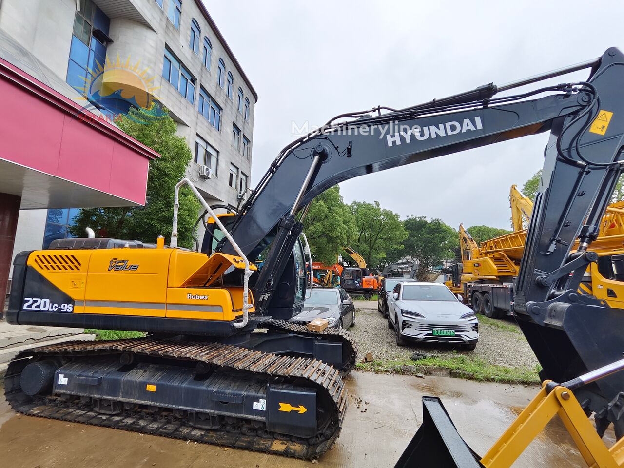 Pelle sur chenilles Hyundai R220LC-9S à vendre | Machineryline ML Pelle sur chenilles Hyundai R220LC-9S - Machineryline