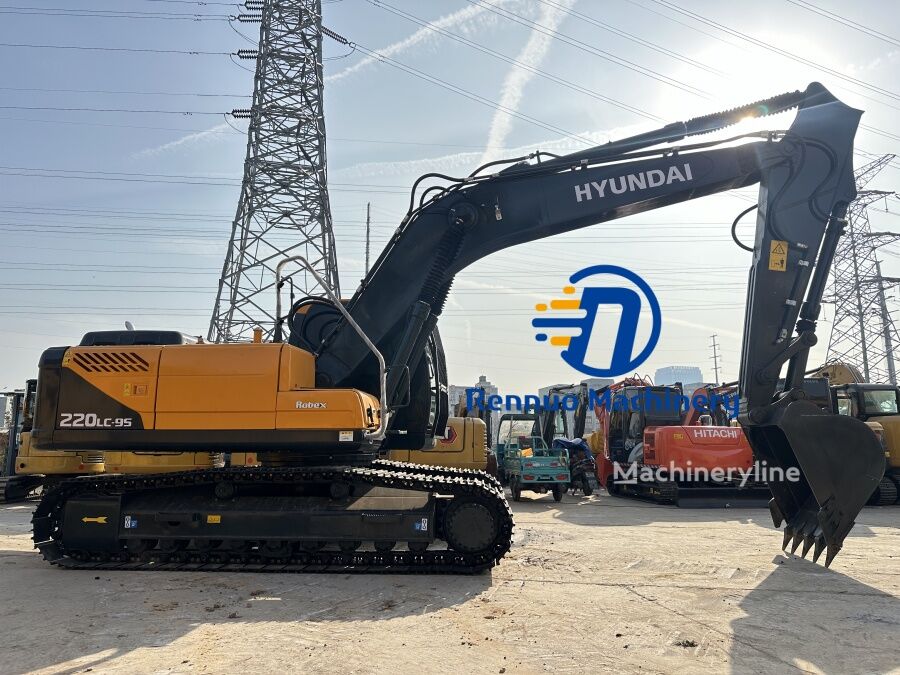 Купить гусеничный экскаватор Hyundai R220LC-9S | Machineryline EE Гусеничный экскаватор Hyundai R220LC-9S - Machineryline