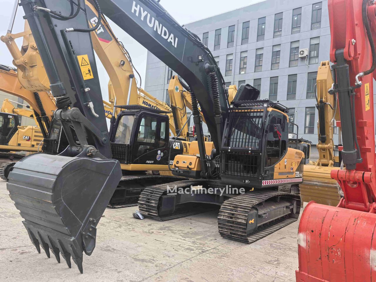 Hyundai R220LC-9S tracked excavator - Machineryline