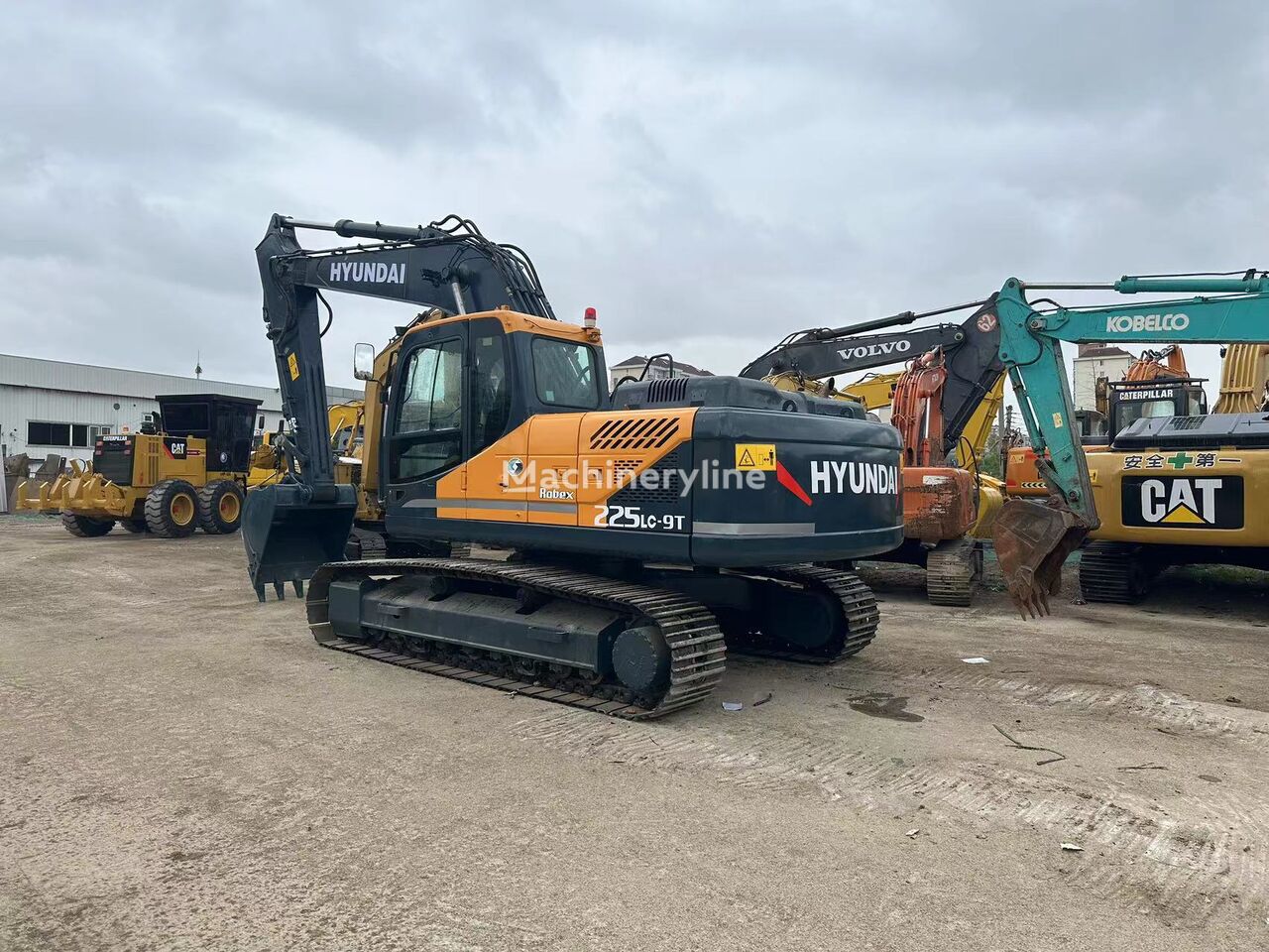 Hyundai R225LC-9T tracked excavator