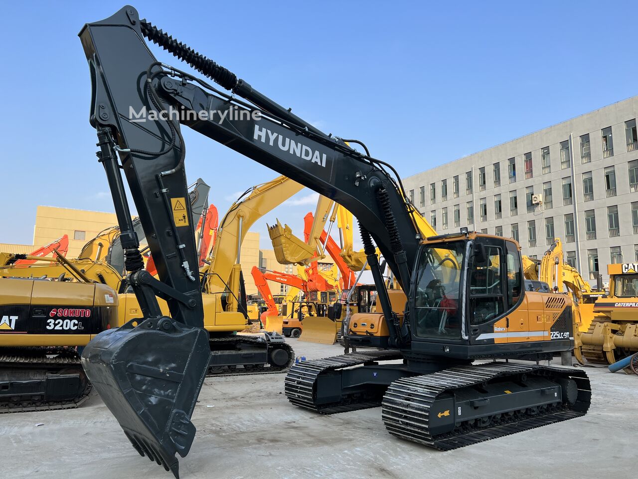Pelle sur chenilles Hyundai R225LC-9T - Machineryline