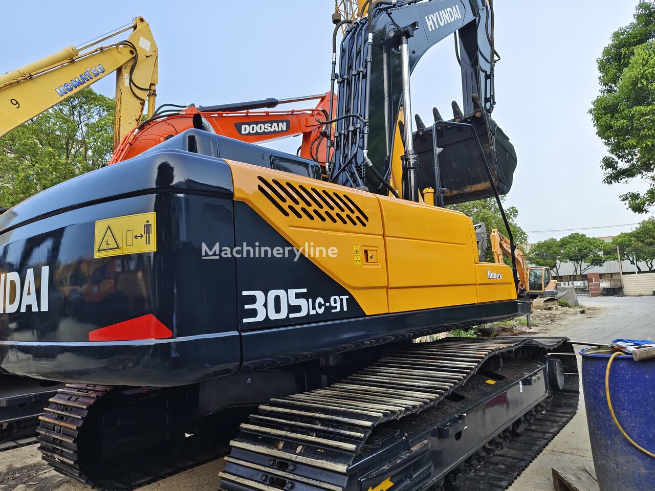 بيع حفارة مجنزرة Hyundai R305LC-9T | Machineryline LY حفارة مجنزرة Hyundai R305LC-9T - Machineryline