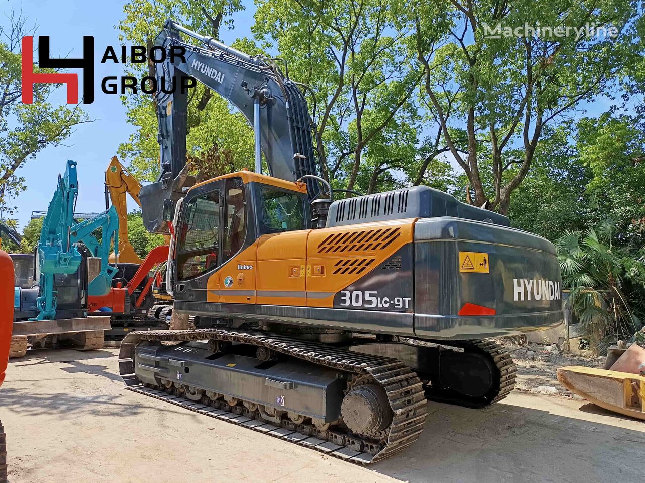 Hyundai R305LC-9T R305-9T R305-9 305LC-9T R305 305 tracked excavator