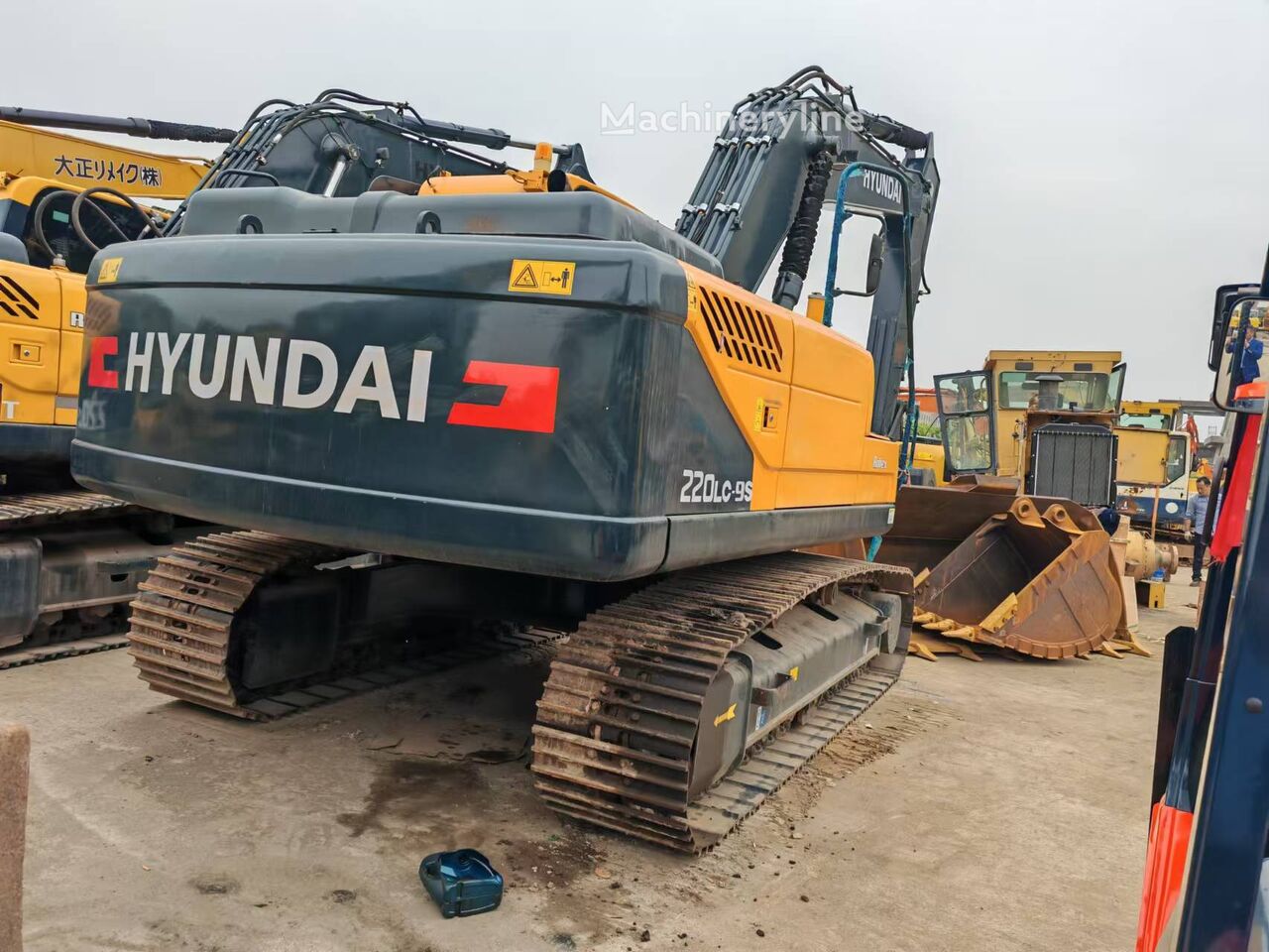 فروش بیل مکانیکی ریلی Hyundai ROBEX220LC-9S | Machineryline IR بیل مکانیکی ریلی Hyundai ROBEX220LC-9S - Machineryline