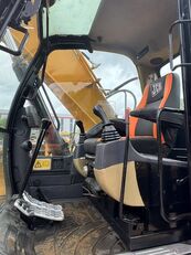 escavadora de rastos JCB