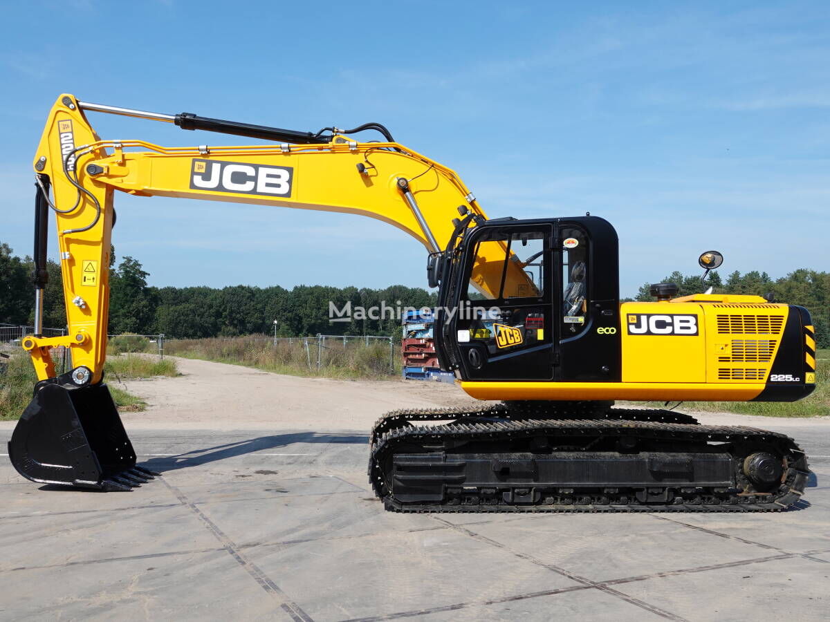 new JCB 225LC tracked excavator