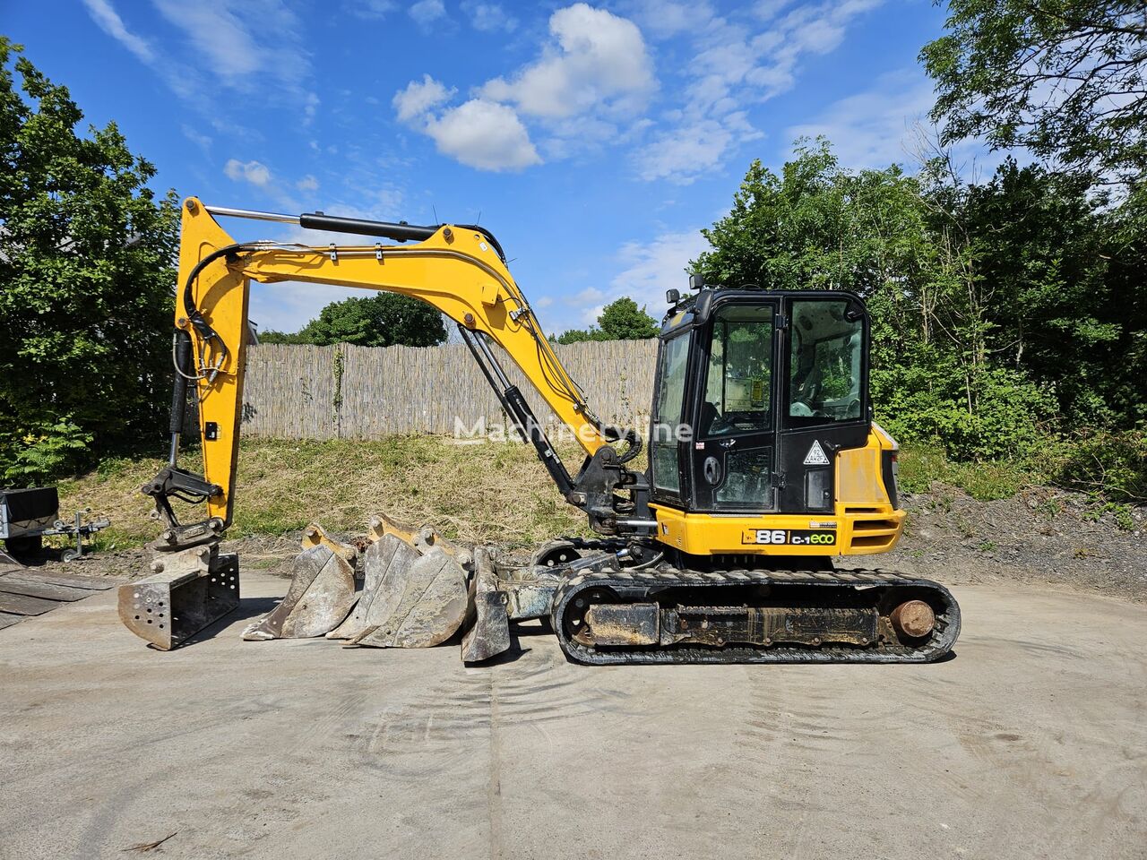 JCB 86 tracked excavator