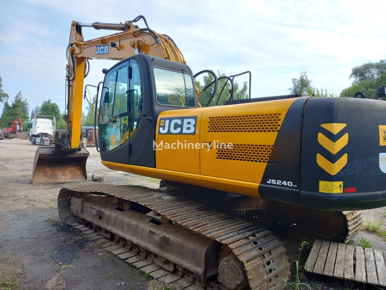 pelle sur chenilles JCB JS 240 LC