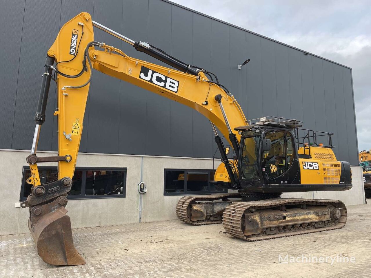 JCB JS370LC tracked excavator