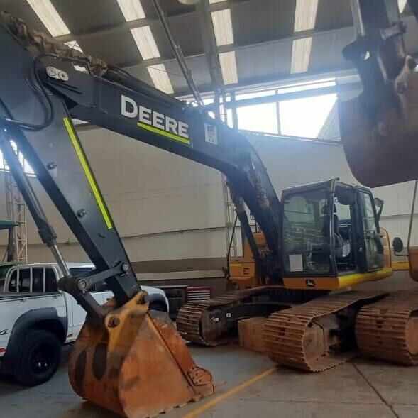 John Deere 200G tracked excavator