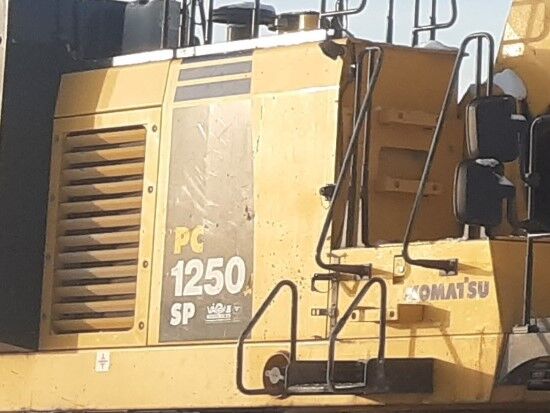 حفارة مجنزرة Komatsu 1250-8 من قطع الغيار