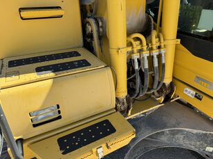 Купить гусеничный экскаватор Komatsu HB215LC - Изображение 8 | Machineryline AM Гусеничный экскаватор Komatsu HB215LC | Изображение 8 - Machineryline