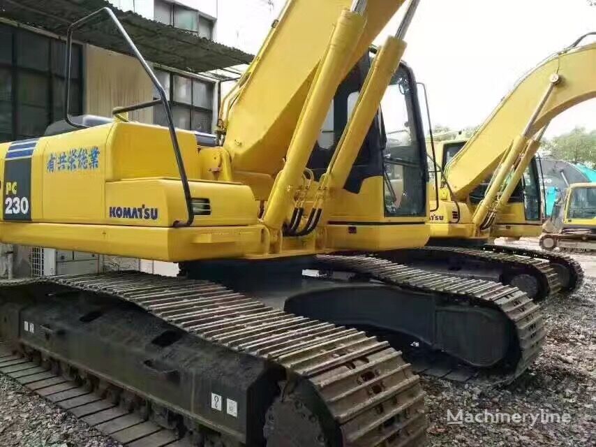 escavadora de rastos Komatsu Komatsu PC240 and Volvo Ec240DLC 24ton excavator