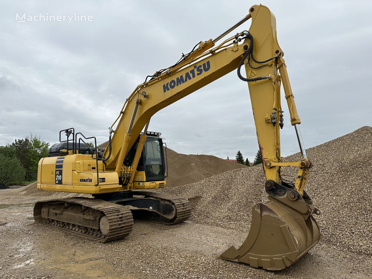 pelle sur chenilles Komatsu PC 210 LC-11