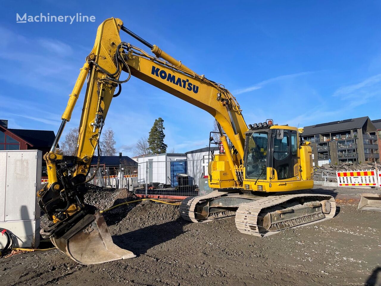 Komatsu PC 228 ULC-11 paletli ekskavatör