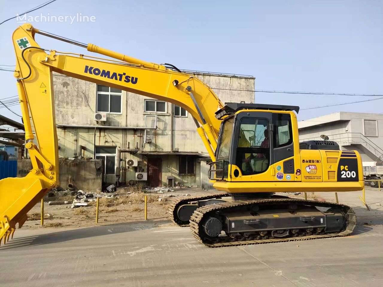 гусеничный экскаватор Komatsu PC200