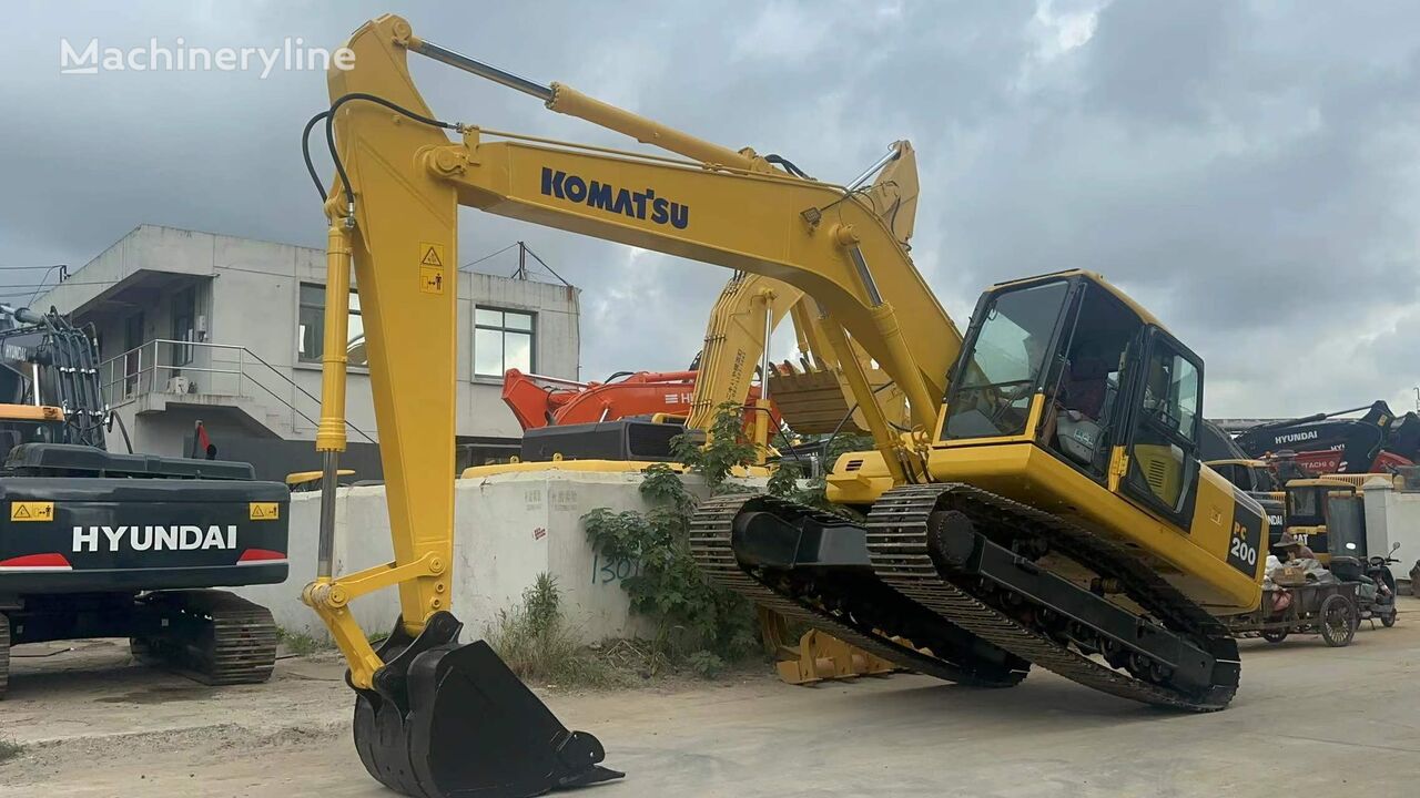 Komatsu PC200-7 paletli ekskavatör