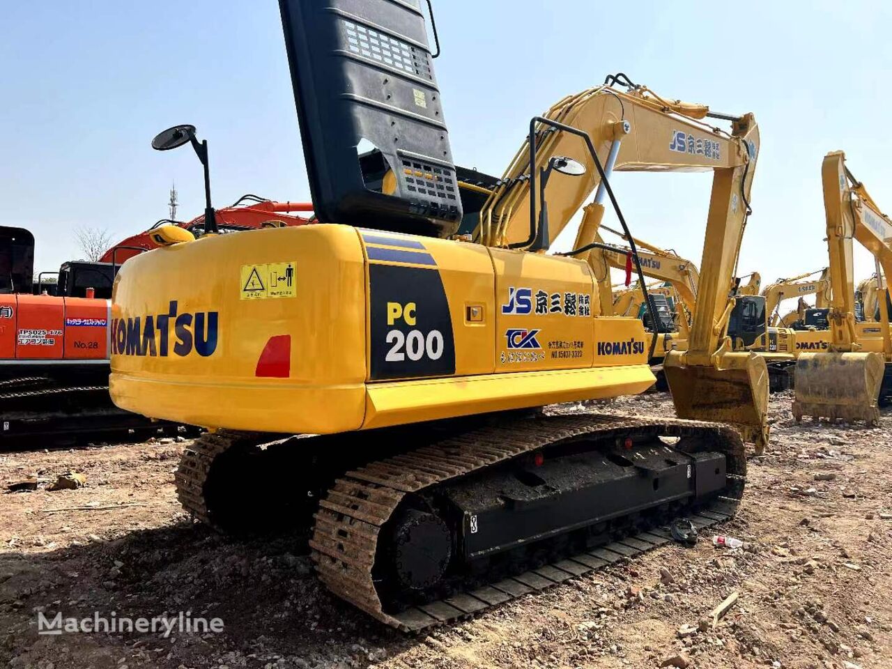 Komatsu PC200-8 paletli ekskavatör