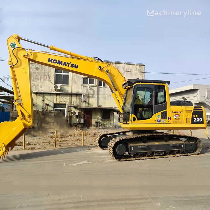 Komatsu PC200-8 paletli ekskavatör