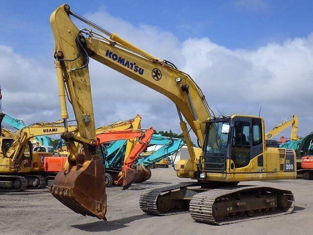 pelle sur chenilles Komatsu PC200-8N1