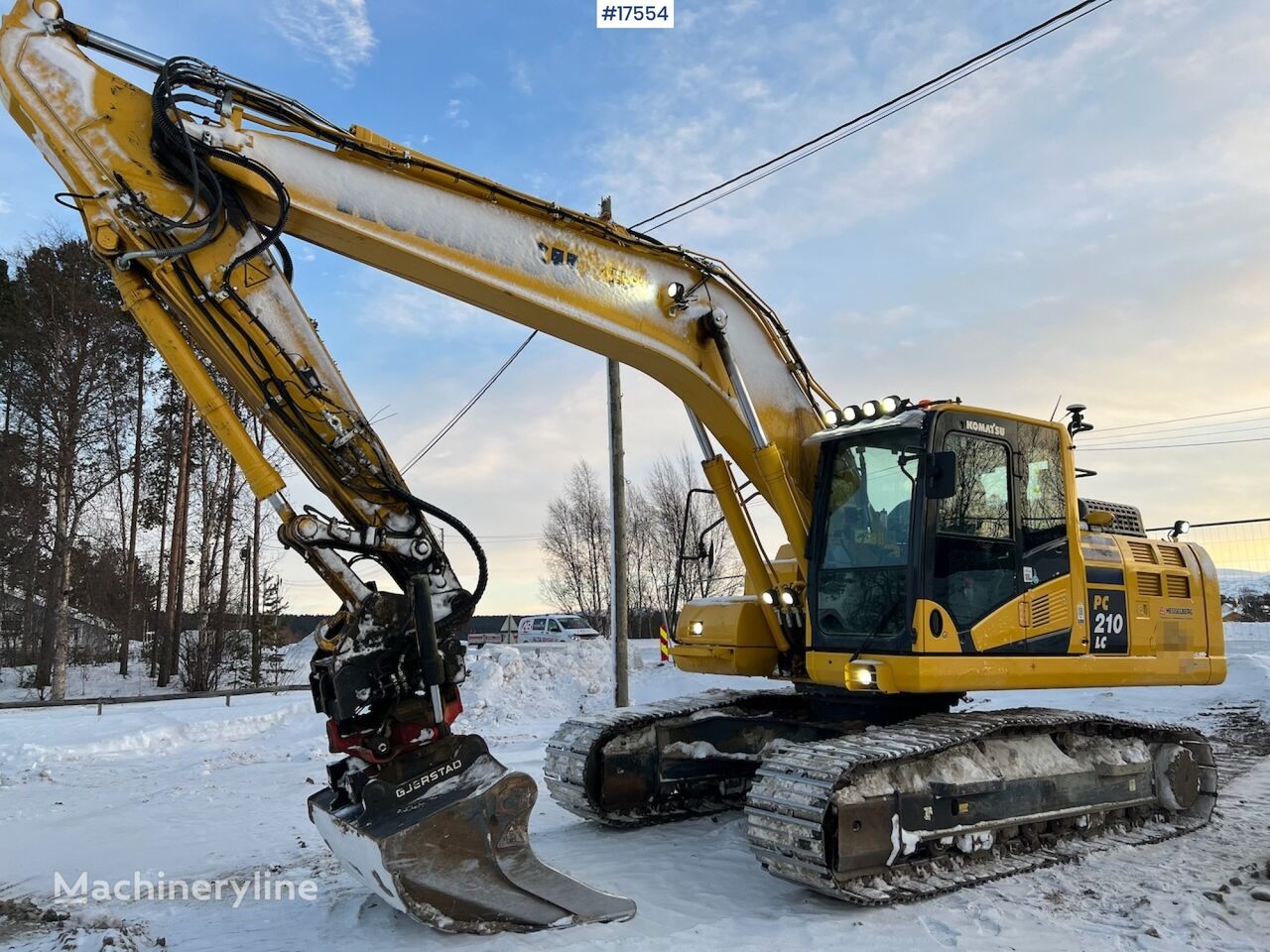 حفارة مجنزرة Komatsu PC210